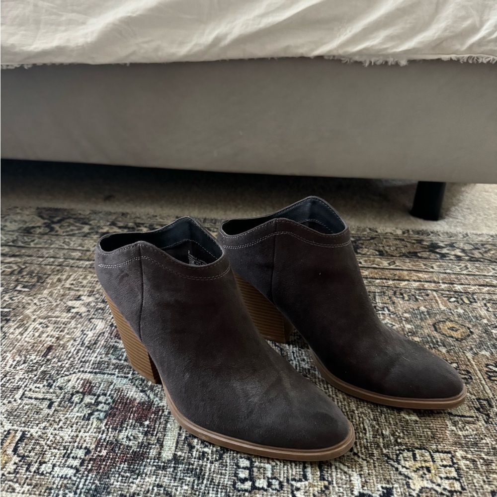 Dolce Vita Women's Healed Ankle Bootie